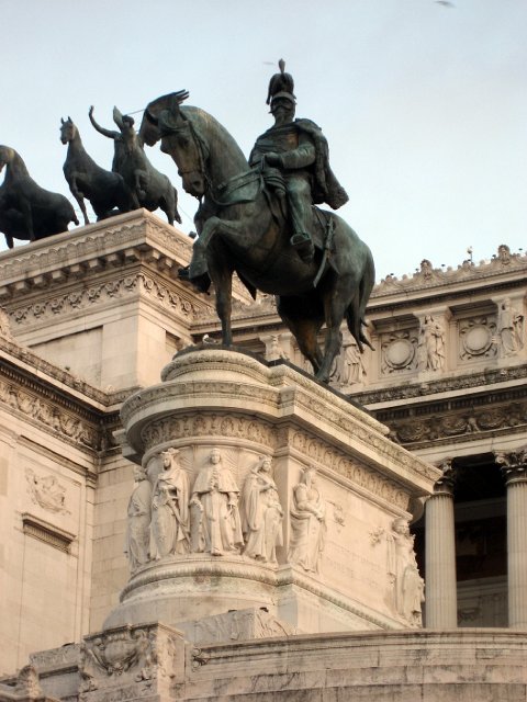 Victor Emanuel II Monument-10.JPG